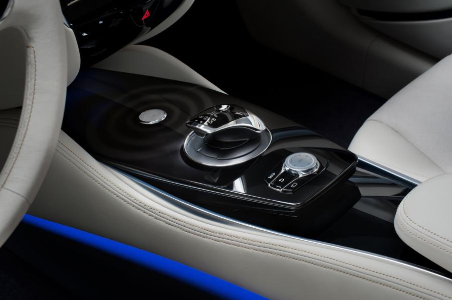  Infiniti LE Pure-Electric Concept 2012 года  (фото 9 из 30)